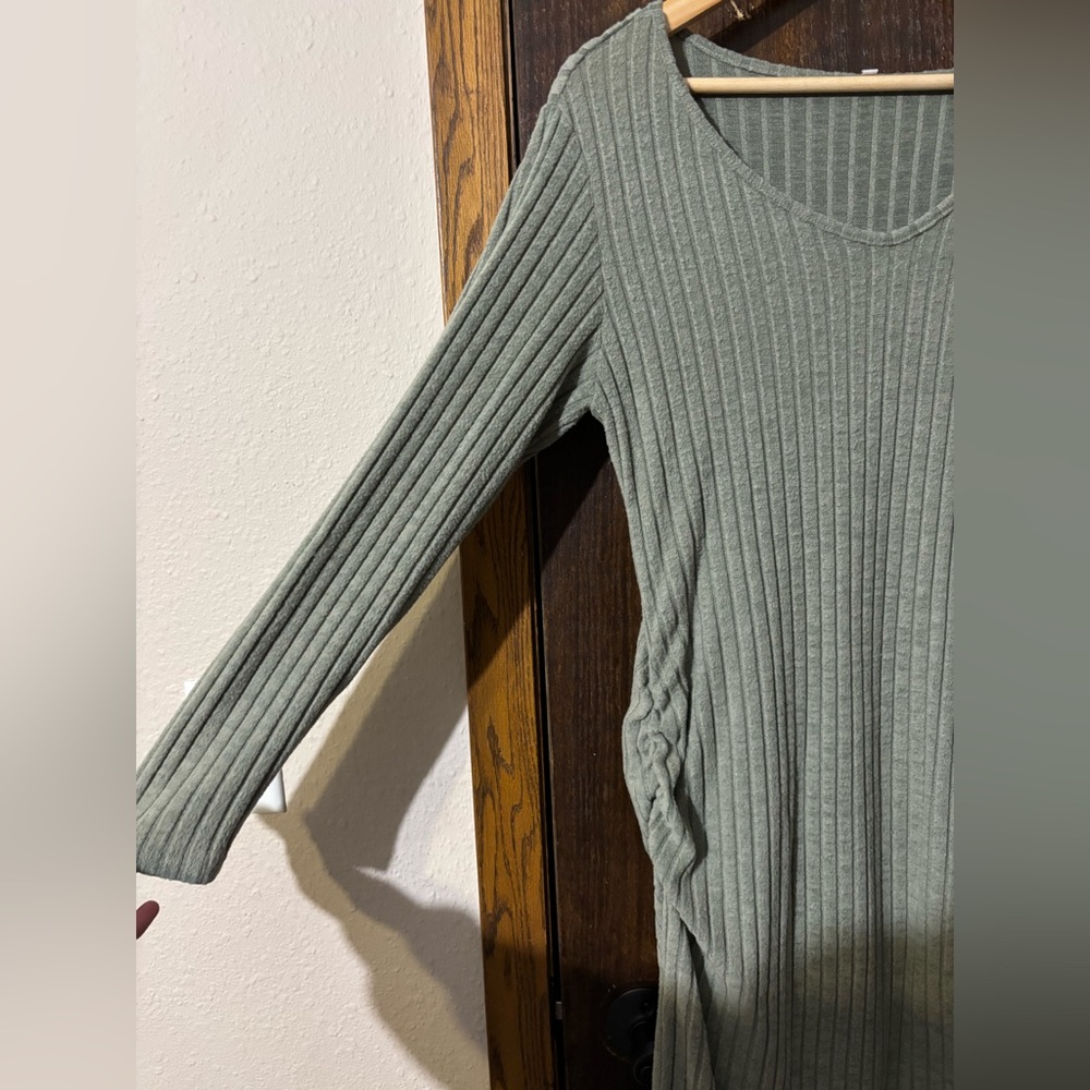 Green Ribbed Maternity Dress - Picture 4 of 7
